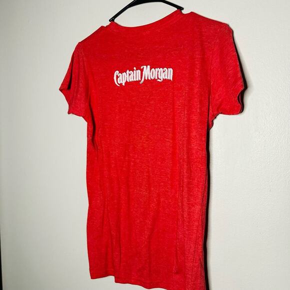 Captain Morgan Spiced Rum Red Crewneck Basic Tee Liquor Rep Size Medium - Picture 2 of 4